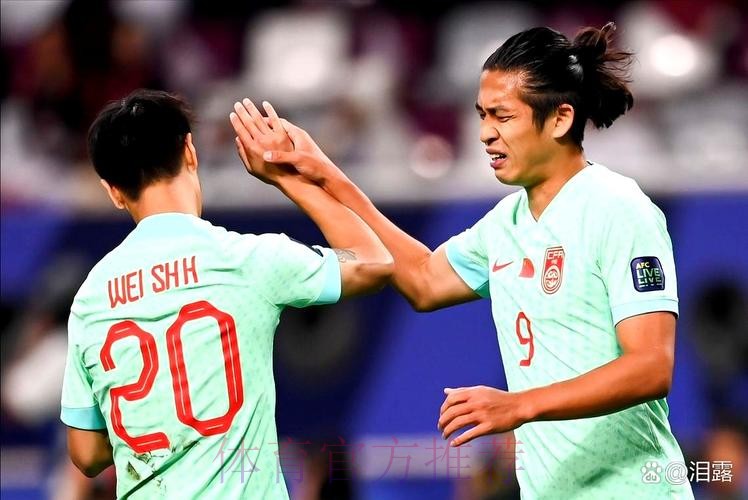 韦世豪、张玉宁、陈彬彬建功 中国队提前晋级亚运会淘汰赛 韦世豪、张玉宁、陈彬彬建功 中国队提前晋级亚运会淘汰赛